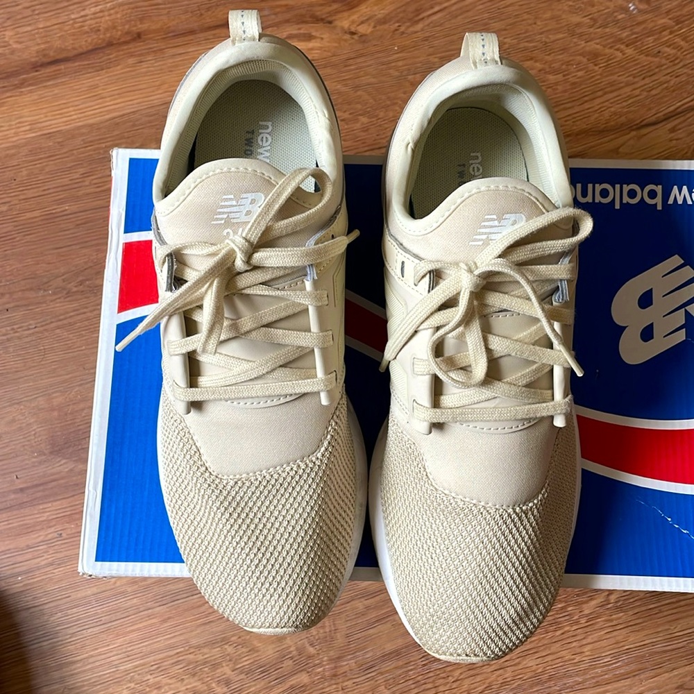 Women’s New Balance Cream Sneakers